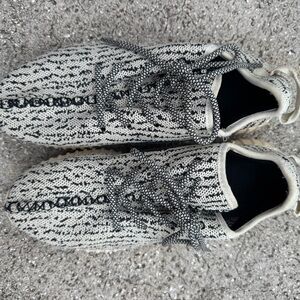 Yeezy Boost Turtle Dove 350 Black and White Athletic Shoes